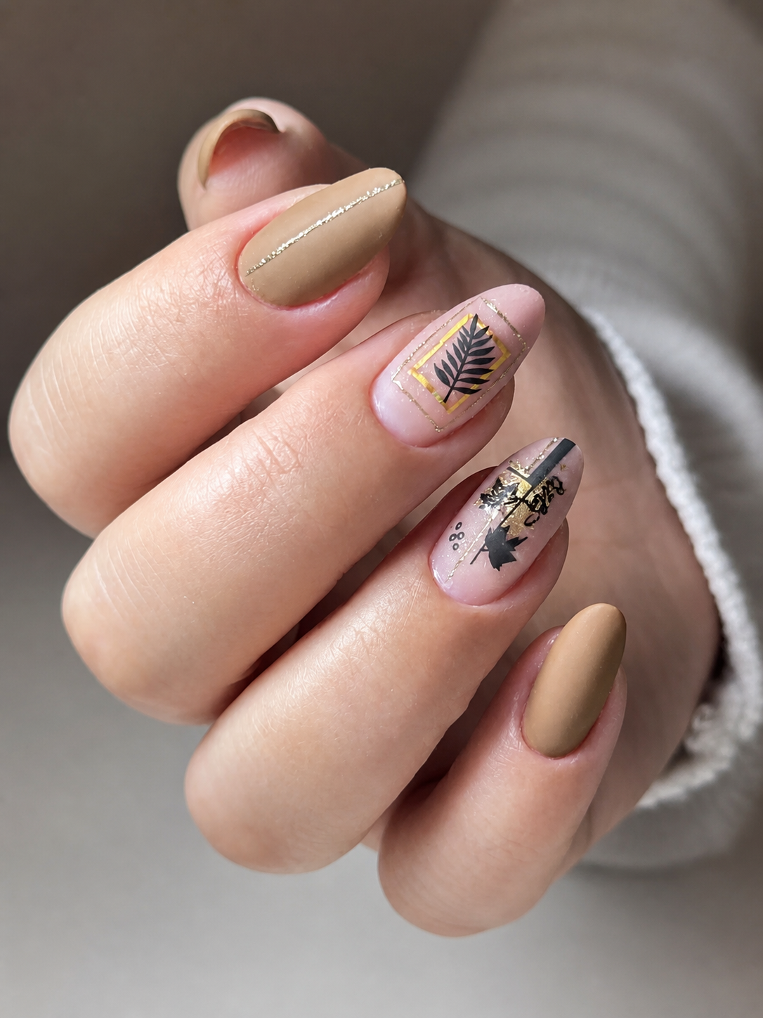 Nail art personalizada realizada por Daniele Minosso